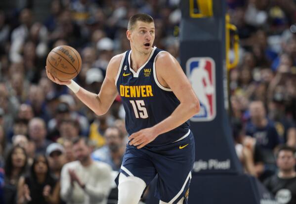 Nikola Jokic s 39 points leads Nuggets past Suns 97 87 AP News